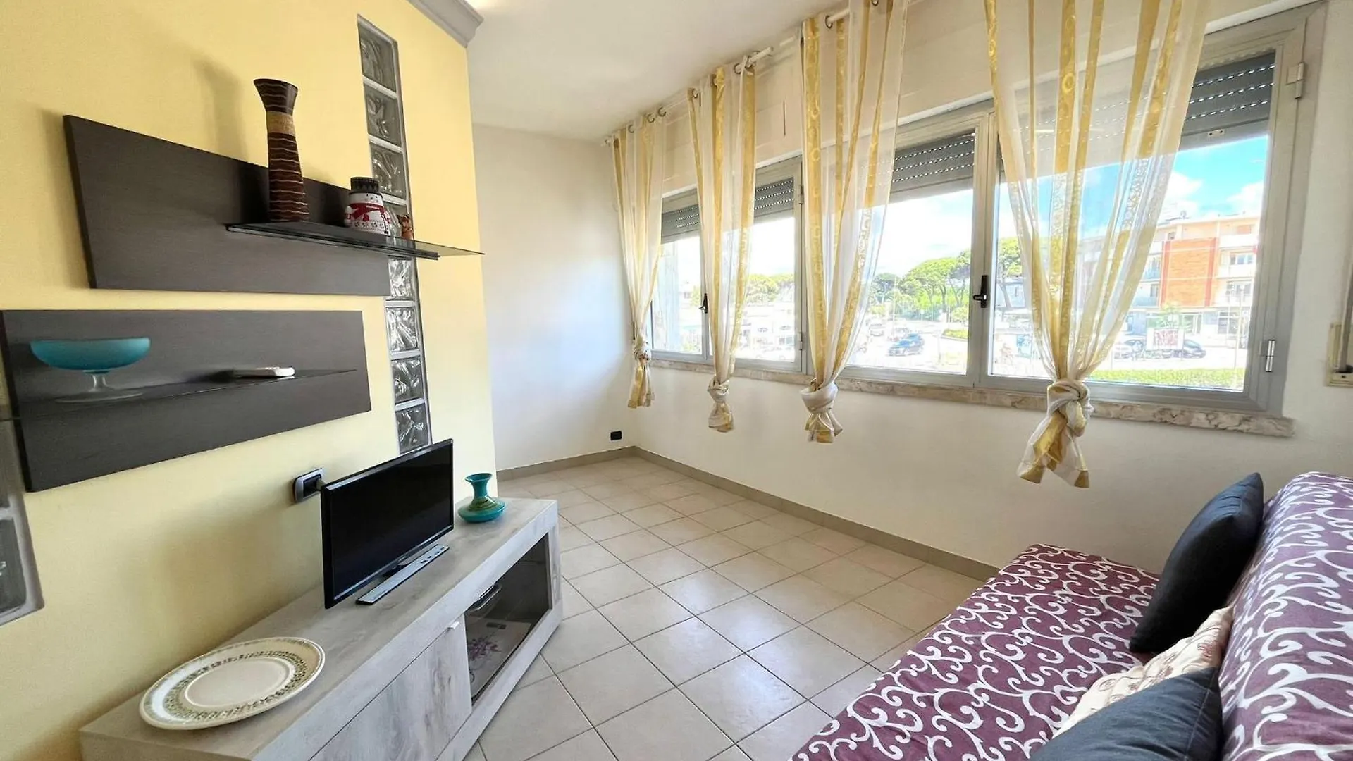 Imperiale Apartment Tirrenia 0*,  Italy