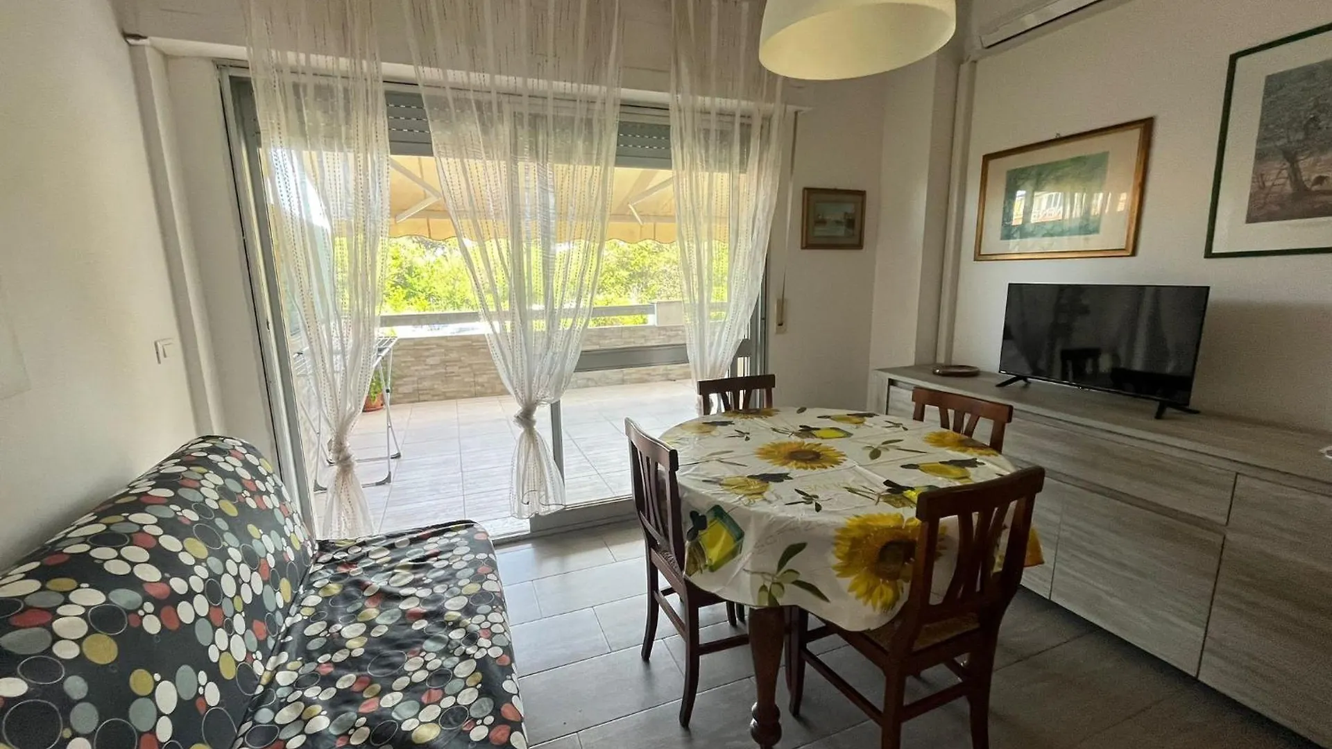 Imperiale Apartment Tirrenia 0*,