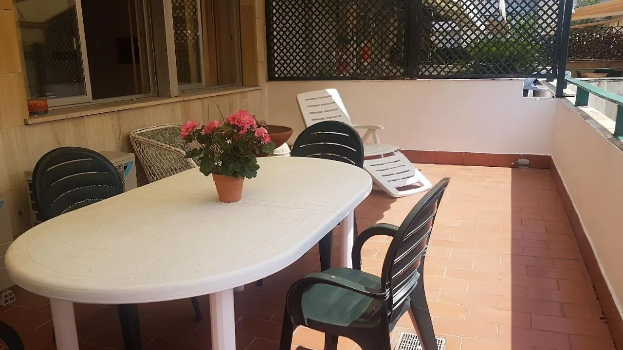 Imperiale Apartment Tirrenia 0*,